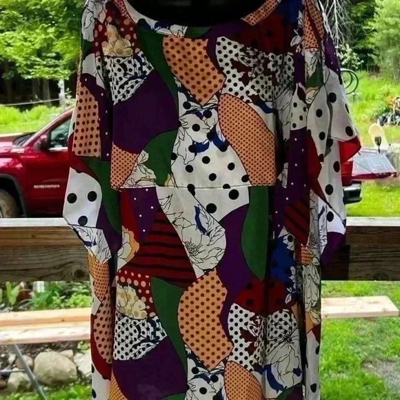 NWT Ashley Stewart Sz 18/20W Butterfly Peekaboo Sleeves Layered Multi Color Top - Picture 7 of 8